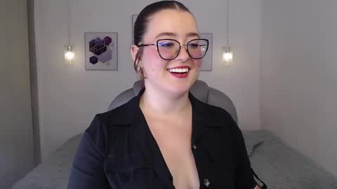 Snapshot of selene_rouse_ chatting on 05.13.26 selene_rouse_ online show from 05.13.26