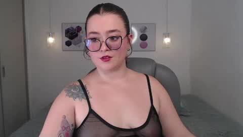Snapshot of selene_rouse_ chatting on 05.16.26 selene_rouse_ online show from 05.16.26