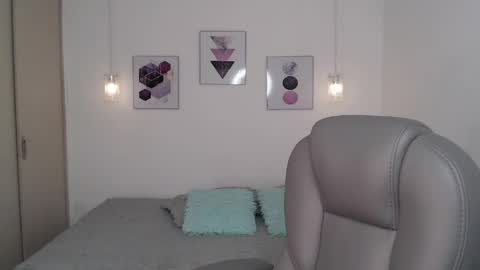Snapshot of selene_rouse_ chatting on 05.20.26 selene_rouse_ online show from 05.20.26