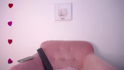 Snapshot of selene_swee chatting on 05.19.26 selene_swee online show from 05.19.26