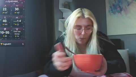 Snapshot of selenebaby chatting on 04.08.26 Selene online show from 04.08.26