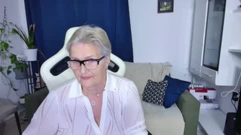 Selenna online show from 04.14.26