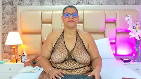 Selenna Cooper online show from 01.06.26