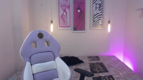 Snapshot of seleny_fitness chatting on 01.26.25 Mayte online show from 01.26.25