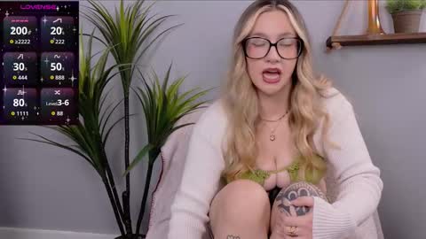 Selina Mae online show from 10.24.25