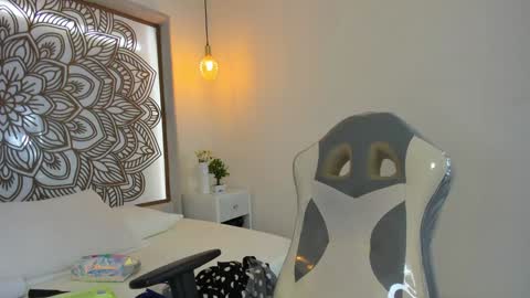 Snapshot of selket_ chatting on 01.07.25 Selket online show from 01.07.25