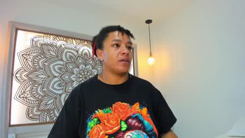 Snapshot of selket_ chatting on 01.09.25 Selket online show from 01.09.25