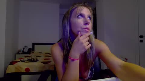 Snapshot of sellena_angel chatting on 07.10.26 sellena_angel online show from 07.10.26