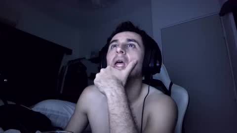 Snapshot of senitzzu chatting on 01.02.25 PAJACONTROL online show from 01.02.25