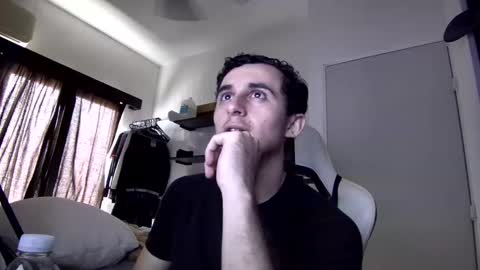 Snapshot of senitzzu chatting on 01.02.25 PAJACONTROL online show from 01.02.25