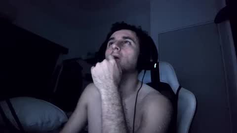 Snapshot of senitzzu chatting on 01.03.25 PAJACONTROL online show from 01.03.25