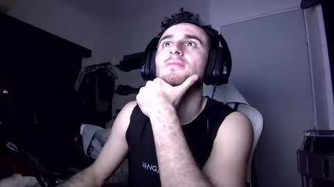 Snapshot of senitzzu chatting on 01.27.25 PAJACONTROL online show from 01.27.25