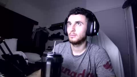 Snapshot of senitzzu chatting on 02.10.25 PAJACONTROL online show from 02.10.25