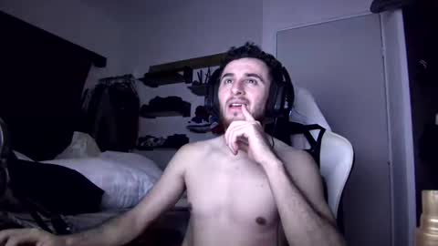 Snapshot of senitzzu chatting on 02.20.25 PAJACONTROL online show from 02.20.25