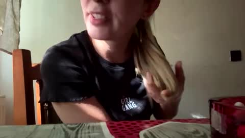 Snapshot of sennya_hayes chatting on 10.07.25 Sennya online show from 10.07.25