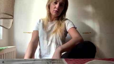 Snapshot of sennya_hayes chatting on 11.05.25 Sennya online show from 11.05.25