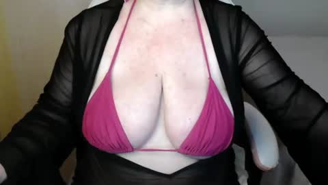 Snapshot of sensual_cris chatting on 06.16.26 CRIS online show from 06.16.26