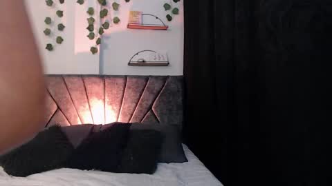 Camille and sophie online show from 02.18.25