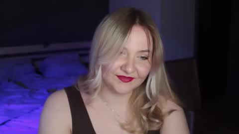 Snapshot of sensual_girrrl chatting on 05.19.26 Ilona online show from 05.19.26