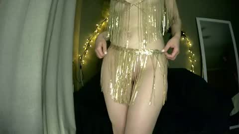 Snapshot of sensual_olivia chatting on 12.30.24 Olivia online show from 12.30.24