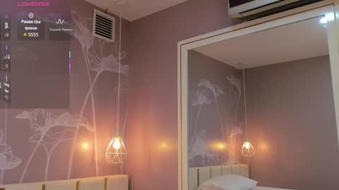 Sophie     online show from 10.02.25