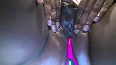 Snapshot of sensualatease chatting on 09.29.25 SensualATease online show from 09.29.25
