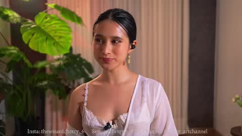 Snapshot of sensualcherry_ chatting on 04.30.26 Maria- OF sensual bee online show from 04.30.26