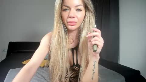 Snapshot of senzual_naughtyx chatting on 06.15.26 senzual_naughtyx online show from 06.15.26