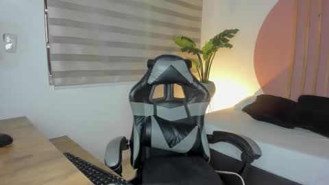 seraphine_lark online show from 02.02.26