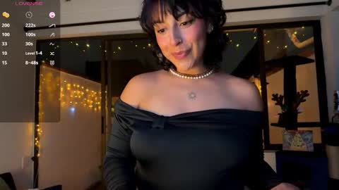 Snapshot of seraphsinner chatting on 12.21.25 Seraphsinner online show from 12.21.25