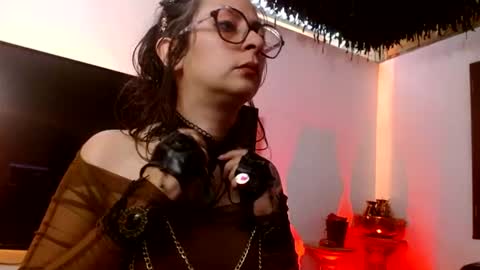 Snapshot of serena_xyz chatting on 06.19.26 Serena Xyz online show from 06.19.26