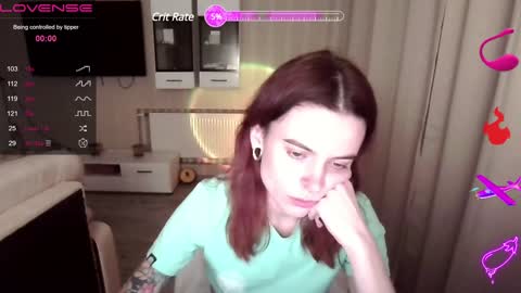 Snapshot of serenamilss chatting on 12.21.24 serenamilss online show from 12.21.24