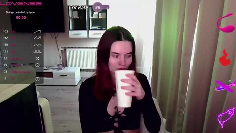 Snapshot of serenamilss chatting on 02.22.25 serenamilss online show from 02.22.25