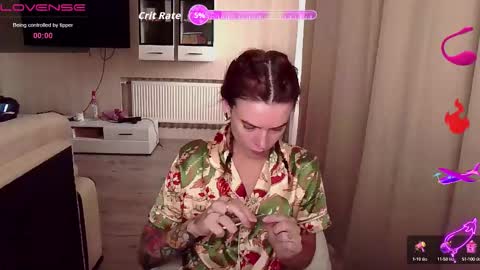 Snapshot of serenamilss chatting on 09.13.25 serenamilss online show from 09.13.25