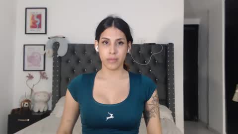 Snapshot of serenaroussee chatting on 12.06.24 sararoussee online show from 12.06.24