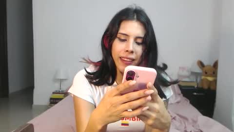 Snapshot of serenaroussee chatting on 05.14.26 sararoussee online show from 05.14.26