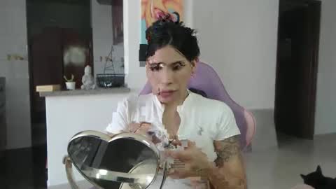 Snapshot of serenaroussee chatting on 05.14.26 sararoussee online show from 05.14.26