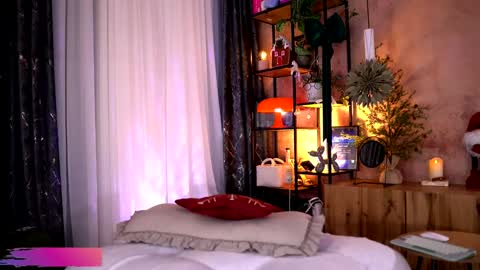 Serene Sophiex online show from 12.21.25