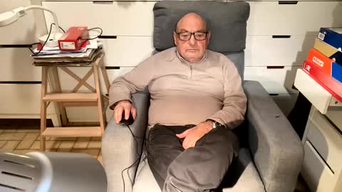 serge8413 online show from 01.04.25