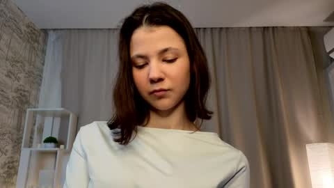 Snapshot of serinazele chatting on 04.22.26 Melissa online show from 04.22.26