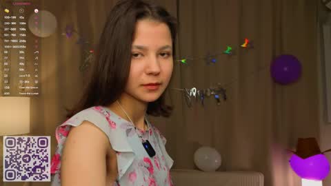 Snapshot of serinazele chatting on 05.31.26 Melissa online show from 05.31.26