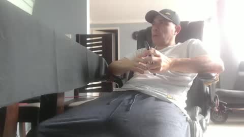 Snapshot of serioyhetero19 chatting on 01.07.25 hetero serio discreto online show from 01.07.25