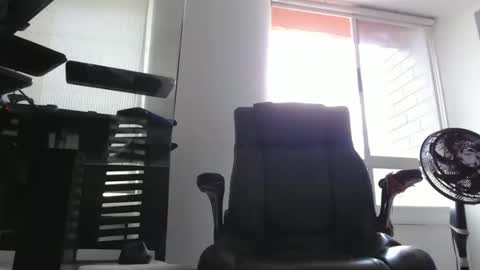 Snapshot of serioyhetero19 chatting on 10.04.25 hetero serio discreto online show from 10.04.25