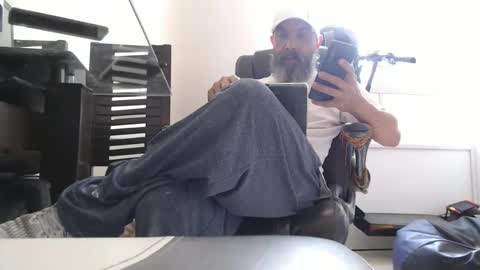 Snapshot of serioyhetero19 chatting on 10.06.25 hetero serio discreto online show from 10.06.25