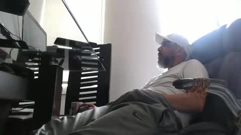 Snapshot of serioyhetero19 chatting on 10.16.25 hetero serio discreto online show from 10.16.25