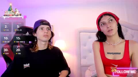 Snapshot of sett_and_gwen chatting on 12.12.24 sett_and_gwen online show from 12.12.24