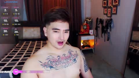 Snapshot of sex_profesor chatting on 10.28.25 AXEL online show from 10.28.25