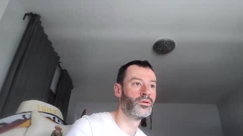 Snapshot of sexbrute chatting on 05.12.26 sexbrute online show from 05.12.26