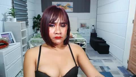Snapshot of sexcum_trendingts_now chatting on 10.30.25 MS Anna online show from 10.30.25