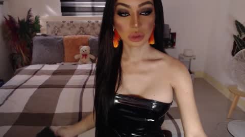 Snapshot of sexenchantresstgirl chatting on 12.09.24 Mistress Maria online show from 12.09.24